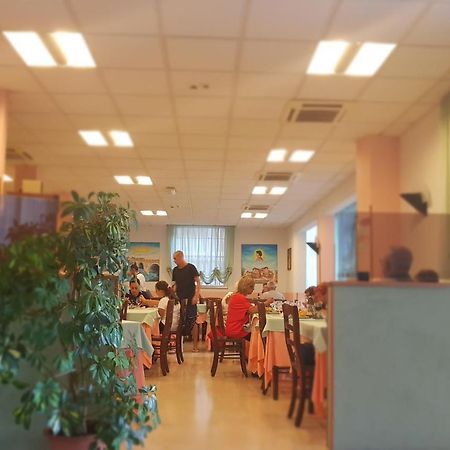 Hotel Romantica Rimini Dış mekan fotoğraf