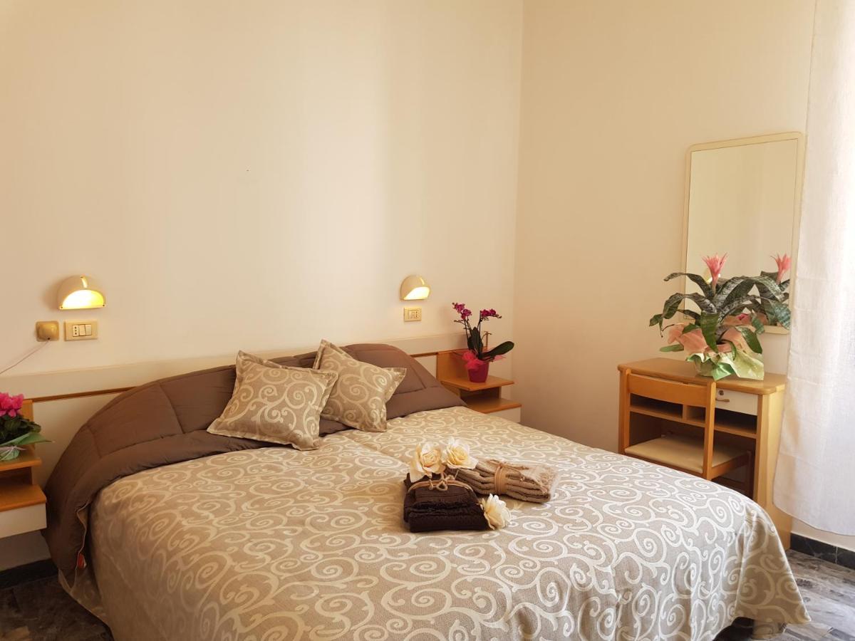Hotel Romantica Rimini Dış mekan fotoğraf