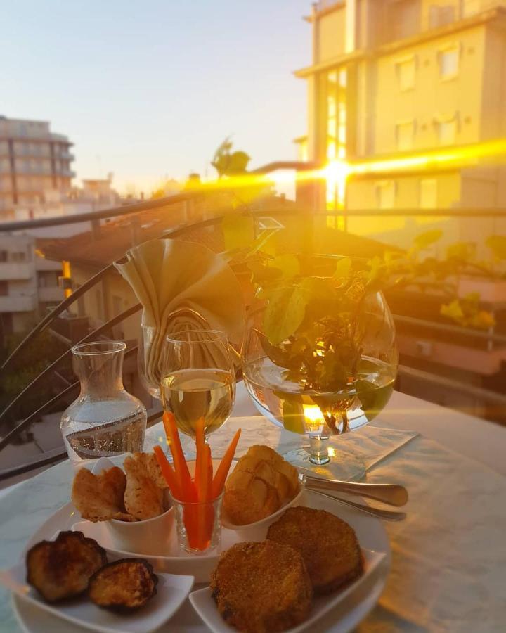 Hotel Romantica Rimini Dış mekan fotoğraf