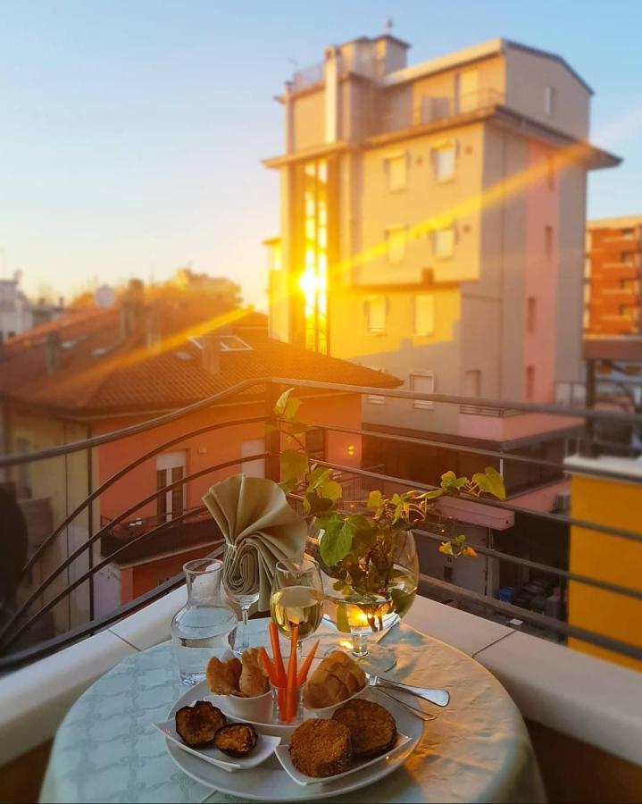 Hotel Romantica Rimini Dış mekan fotoğraf