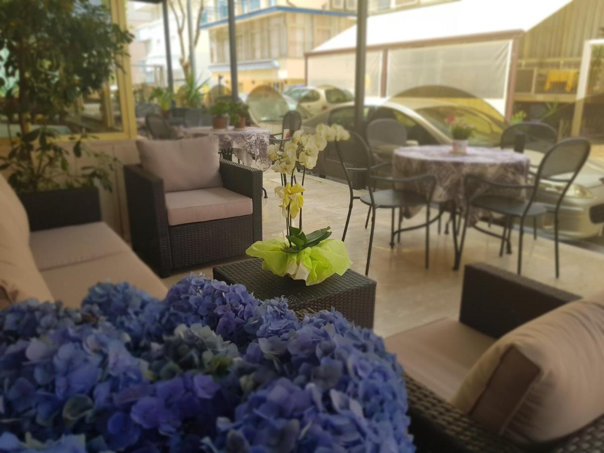 Hotel Romantica Rimini Dış mekan fotoğraf
