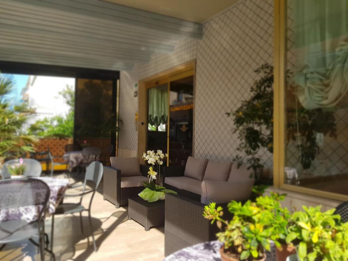 Hotel Romantica Rimini Dış mekan fotoğraf