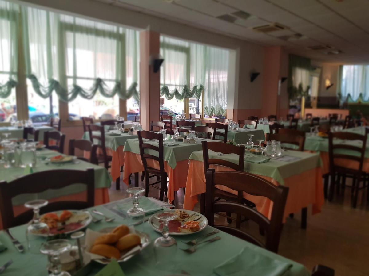 Hotel Romantica Rimini Dış mekan fotoğraf